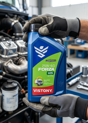 Aceite Vistony Forza sostenido en un taller