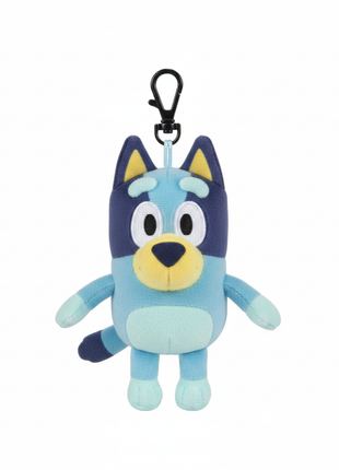 Bluey de pie fondo blanco