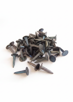 Juego x20 clavos tipo tachuela gris oscuro 2.5cm cabeza plana — OcShop Perú

