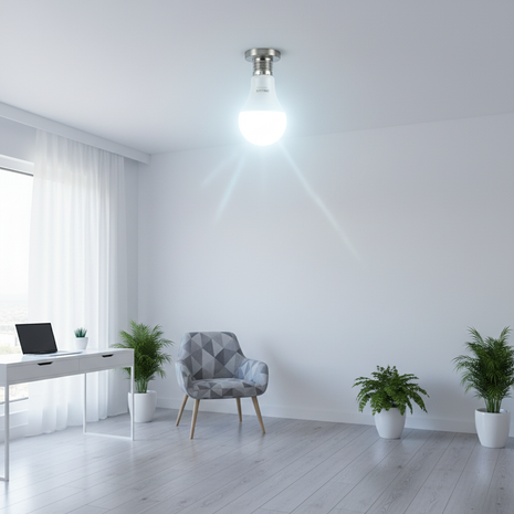 Foco LED Opalux luz blanca en uso