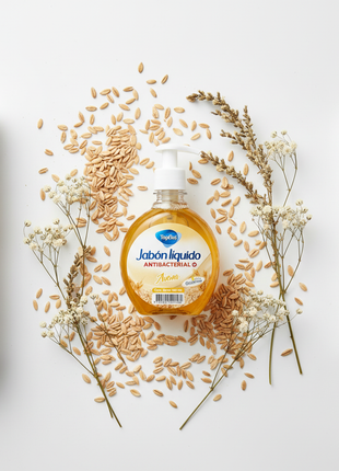 Tópico jabón líquido antibacterial avena 400ml – flat lay – avena en grano