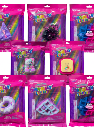 Los siete modelos de squishies juntos en sus empaques originales