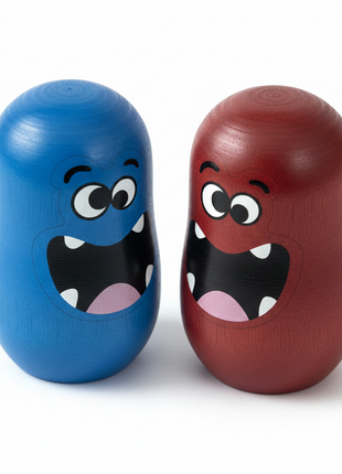 Nesting Doll Game Chess piezas madera pintada caras expresivas azul rojo premium