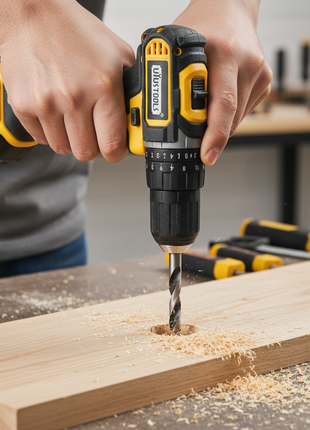 Persona usando juego de brocas para madera UJUSTOOLS 8 pcs