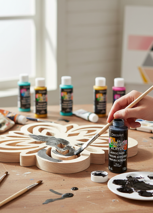 Pintura Acrílica Negra DecoArt en uso