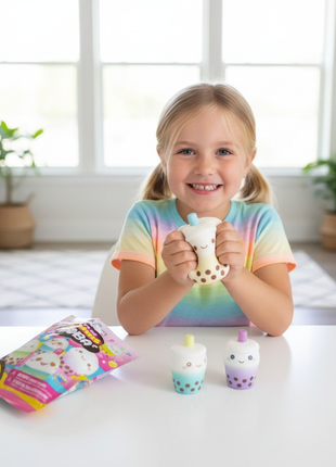 Soft'N Slo Squishies Boba – Lifestyle niño jugando