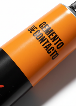 SoldiMix Cemento de Contacto – detalle de tubo naranja y negro con etiqueta – adhesivo de contacto de alta adherencia

