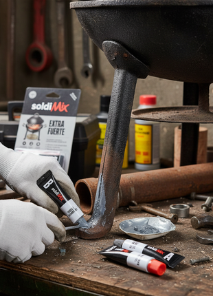 SoldiMix Extra Fuerte – aplicación de epóxico en reparación de metal – resistencia extrema para parrillas, tuberías y estructuras

