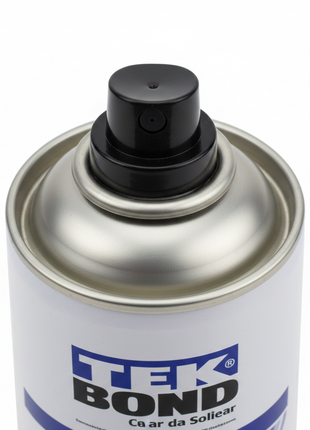 Tek Bond Super Color rojo metálico – detalle boquilla aerosol – válvula de precisión – pintura metálica en spray profesional

