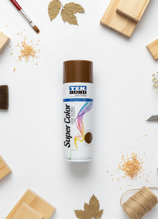 TEK BOND Super Color spray marrón – aerosol decorativo – flat lay con materiales de madera y pintura – acabado uniforme duradero

