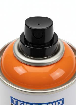 TEK BOND Super Color naranja – detalle boquilla spray – válvula de precisión – aerosol profesional acabado brillante y duradero

