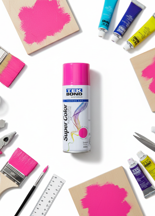 TEK BOND Super Color spray rosa fluorescente – aerosol decorativo alta visibilidad – flat lay con materiales de manualidades – color intenso y duradero

