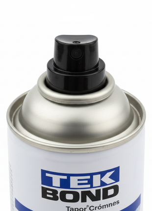 Tekbond Super Color spray beige 400 ml – macro boquilla negra con corona metálica plateada y logo visible

