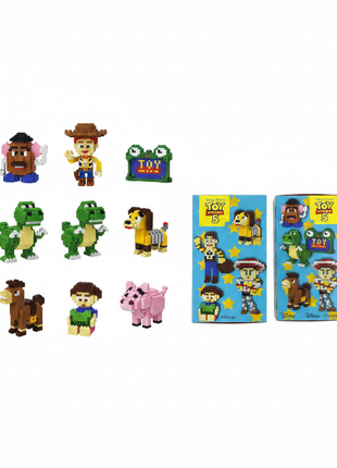 Toy Story 5 nano brick – flat lay con todas las figuras armadas – colección completa Disney Pixar