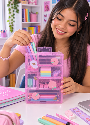 Uso niña organizando