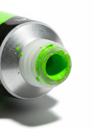 Detalle boquilla tubo pintura acrílica neón verde 22ml Acrilex, color fluorescente para manualidades y arte Perú

